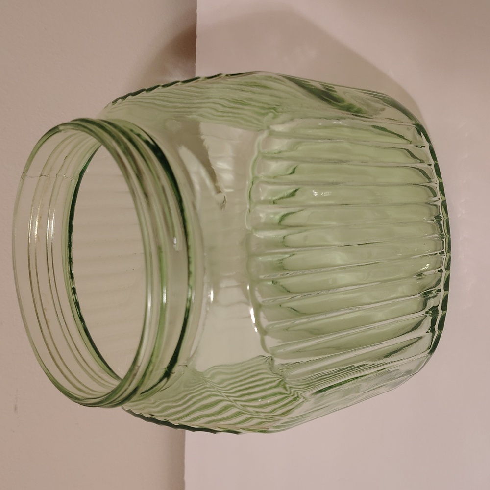 Vaseline Uranium Canister Jar - Picture 4 of 8